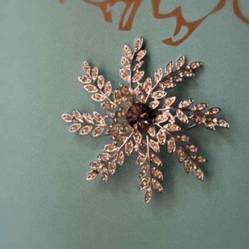 {Thistle Vintage}1970年代美國小姐后冠設計者SARAH COVENTRY刻印煙燻氣質高雅古董大胸針-細節圖2