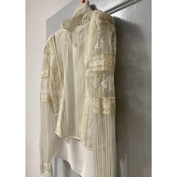 1⃣️義大利製遠企LOVE SEX MONEY氣質復古高領全鏤空蕾絲刺繡玫瑰襯衫2⃣️ 100%純羊毛台灣手工蘇格蘭裙子-細節圖3