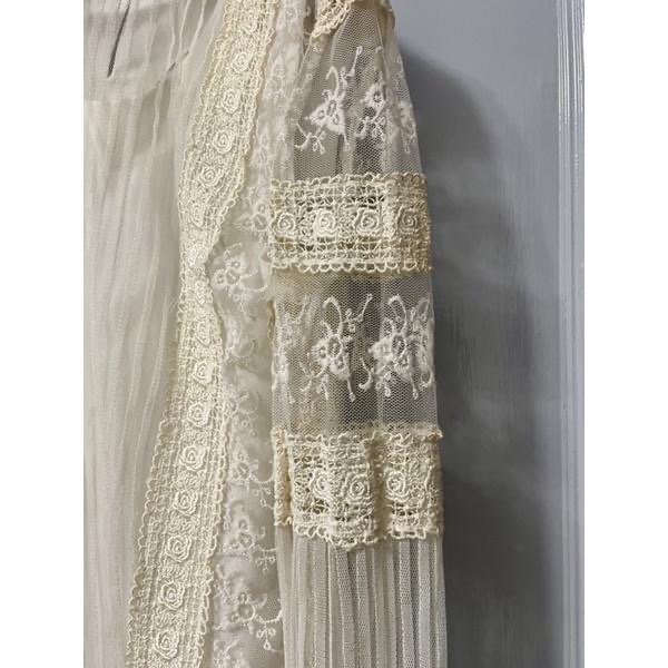 1⃣️義大利製遠企LOVE SEX MONEY氣質復古高領全鏤空蕾絲刺繡玫瑰襯衫2⃣️ 100%純羊毛台灣手工蘇格蘭裙子-細節圖4