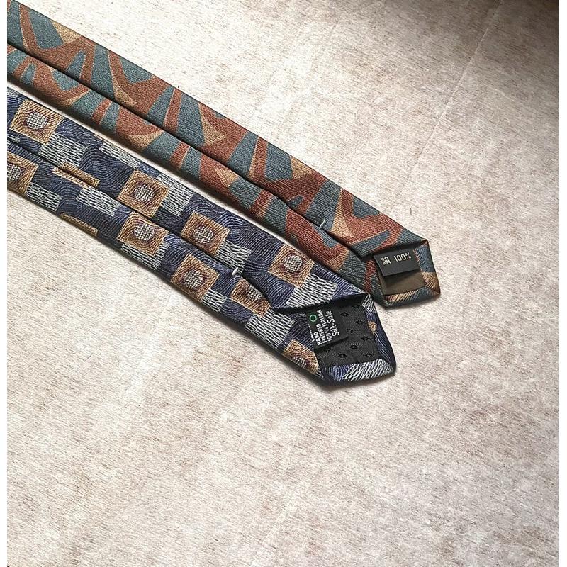 頂級二手珍藏✨日本ホビー hobby復古風格之作 精選100%純絲領帶2️⃣華歌爾正品 70D胸罩，迷離紫色精美蕾絲材質-細節圖4