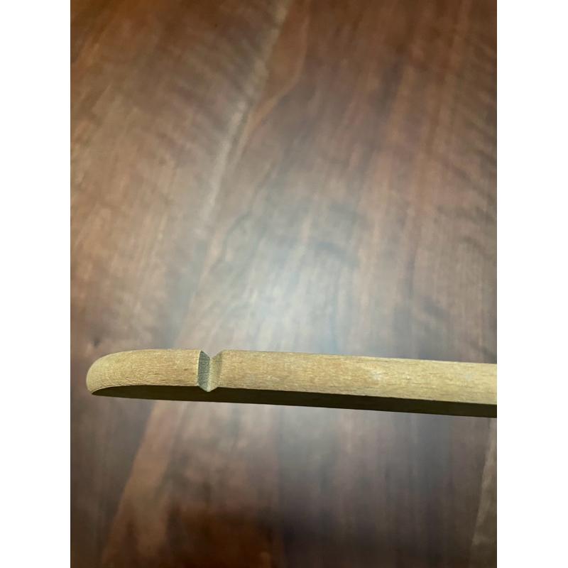 懷舊經典！50年代台灣製實木榫接衣架，原木質感，滿載歲月痕跡！ 不僅是衣架，更是台灣50年代經濟起飛、木工工藝精湛的見證-細節圖4