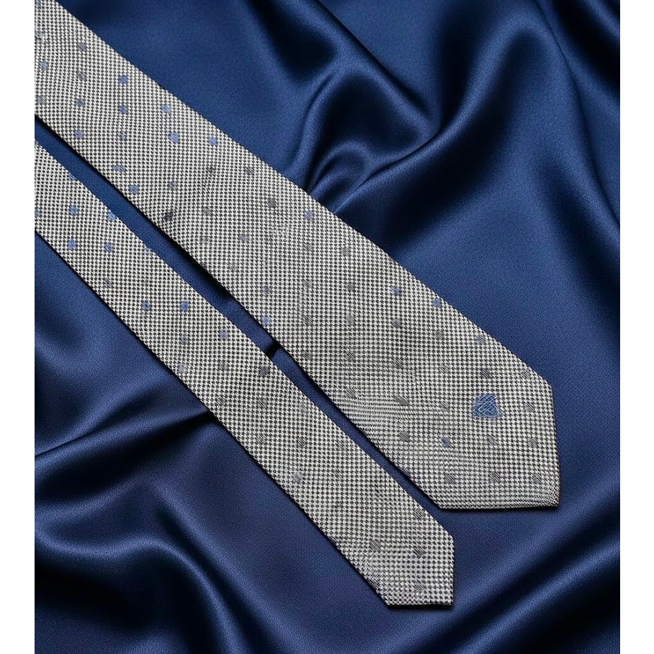 全新凡賽思純絲領帶✨義大利精工製造✨吊牌未拆，稀有釋出✨劍寬8公分✨瞬間提升品味與氣場✨大大大大折價出讓-細節圖7