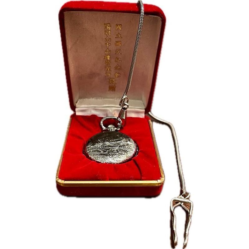 孤品古董珍藏從未使用1️⃣Tulip懷錶懷表1986年陽明山中山樓管理所國父紀念館2️⃣勤政二等政績紀念章台北市政府頒發-細節圖4