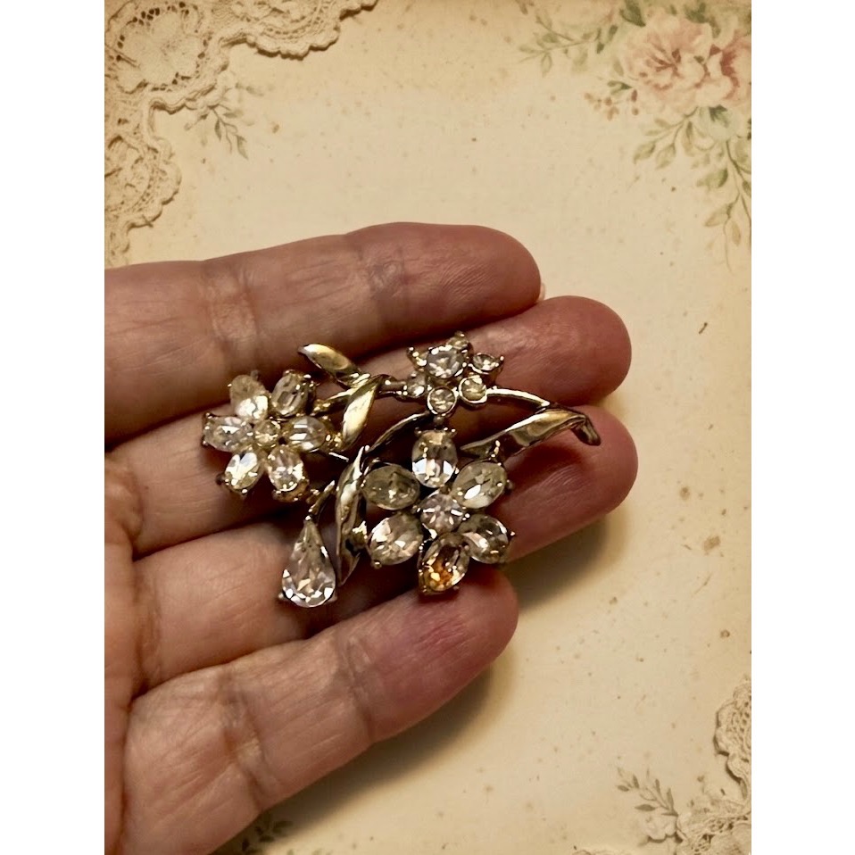 Thistle vintage✨ 美國古董 亮閃閃萊茵石（水鑽）花籃造型胸針 尺寸：約 6.5cm-細節圖9