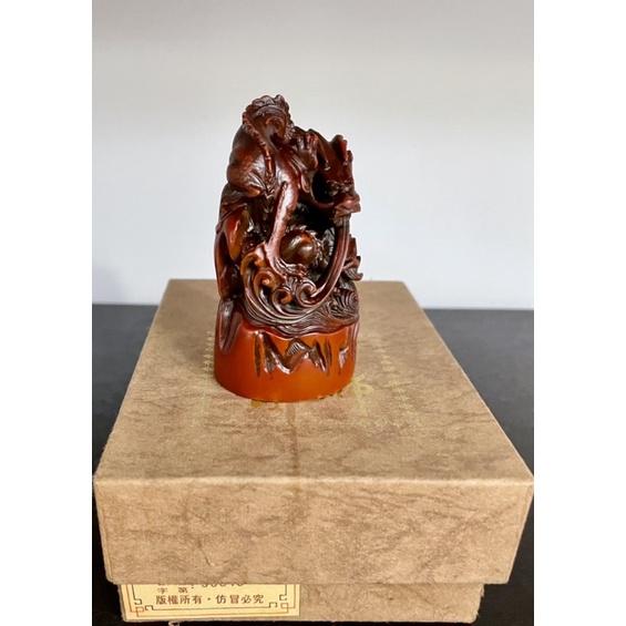 台灣製專利版權祥獅三腳蟾蜍 1⃣️紅木飛龍昇腾 立體雕刻可做書鎮 印章2⃣️祥獅專利三腳蟾蜍印泥 招財 避邪 擋煞咬錢-細節圖5
