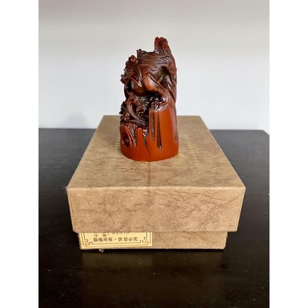 台灣製專利版權祥獅三腳蟾蜍 1⃣️紅木飛龍昇腾 立體雕刻可做書鎮 印章2⃣️祥獅專利三腳蟾蜍印泥 招財 避邪 擋煞咬錢-細節圖6