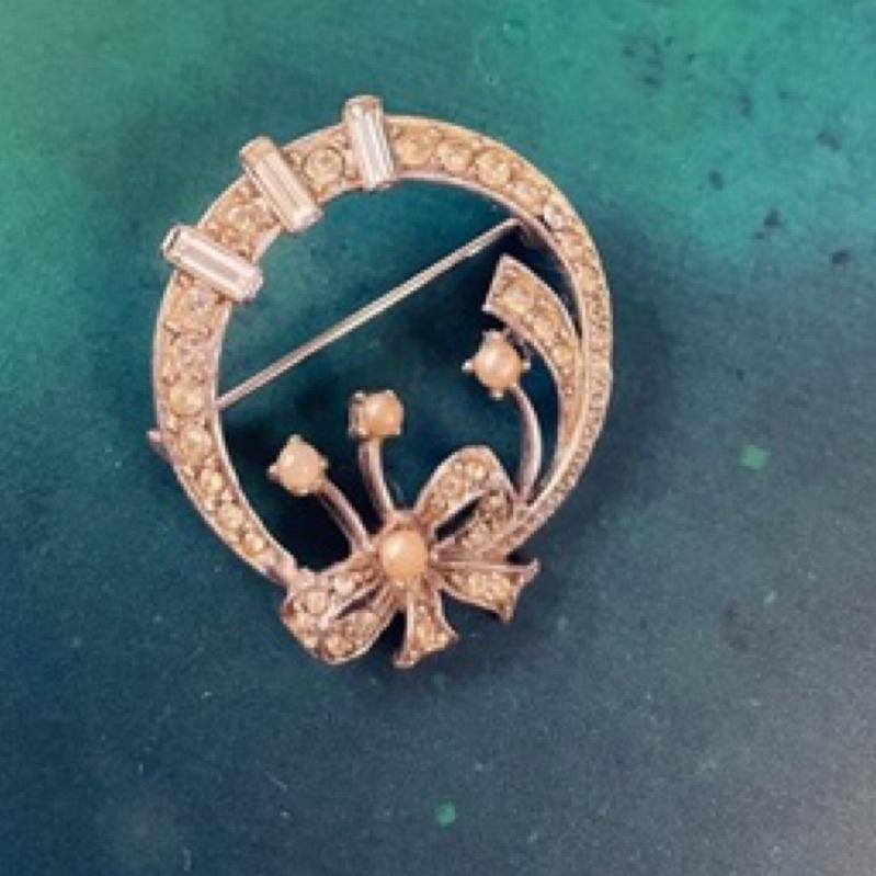 1980年代美國古著別針胸針 1⃣️紅帽仿珠臉部帥氣公仔狗狗金色2⃣️萊茵石珍珠{Thistle Vinta-細節圖5