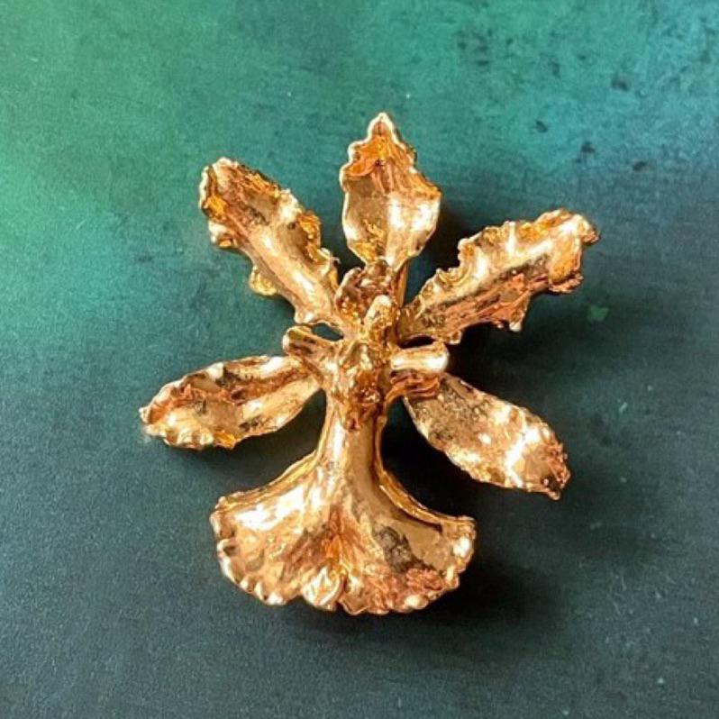 1️⃣未使用RISIS新加坡蘭花24k包金墜子胸針兩用（此為大款）2️⃣民國59年陽明山管理局長潘其武簽發建築物使用執照-細節圖2