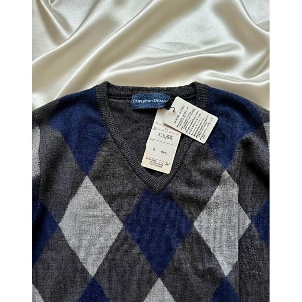 🇯🇵 日本購入✨Christian Orani✨100%頂級羊毛✨（吊牌特別註明可水洗）V領菱格紋套頭毛衣（LL號）-細節圖5