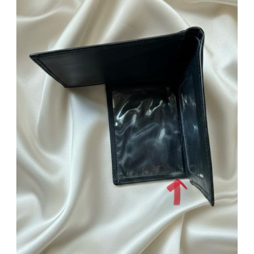 ✨出清特惠✨極簡質感黑色真皮短夾✨真皮皮夾 實用多隔層✨一款低調、無標記、無品牌的純黑真皮短夾✨簡約實用與真皮質感-細節圖5