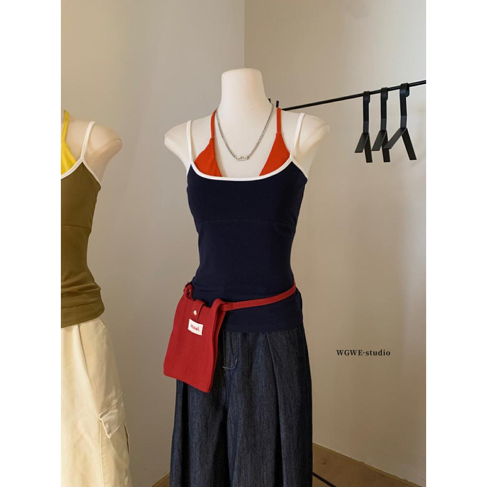 現貨 / 純慾風撞色拚邊修身假兩件掛脖背心吊帶帶胸墊內搭外穿W5532-細節圖2