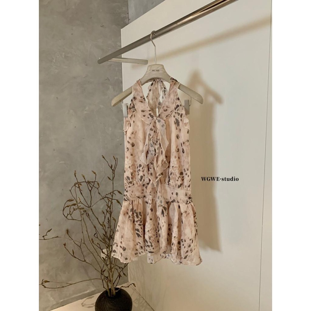 美式辣妹豹紋荷葉邊吊帶花苞裙新款度假風V領連衣裙女W5509-細節圖6