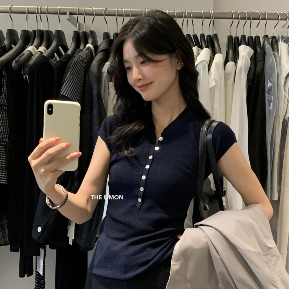 819 THE LIMON檸檬綠茶2025鞦季美式紐扣氣質修身顯瘦針織衫短袖 上衣-細節圖4