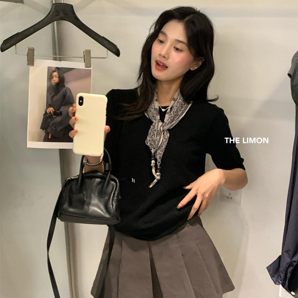 819 THE LIMON檸檬綠茶2025鞦季氣質通懃簡約短袖絲巾針織衫(配絲巾)-細節圖5
