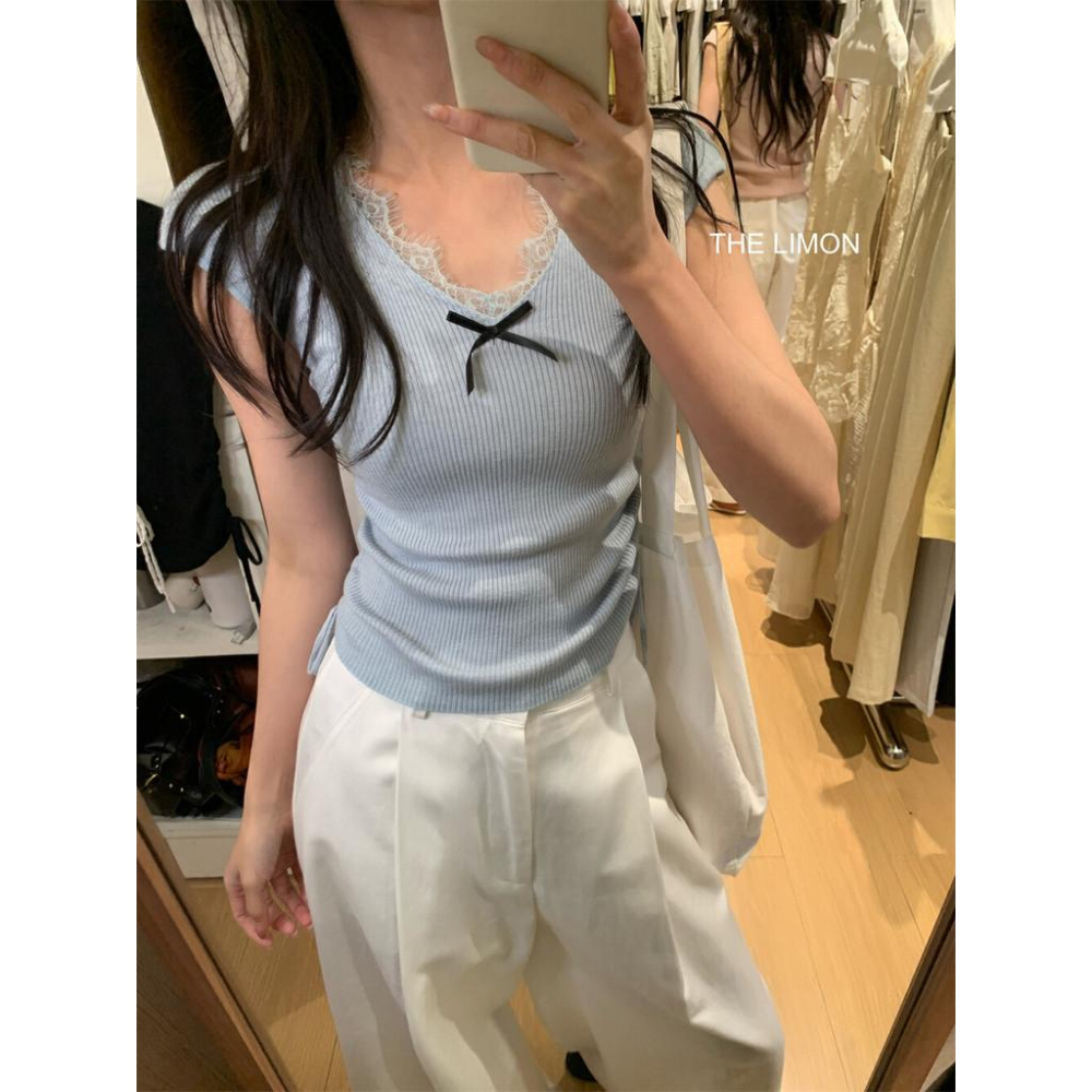 819 THE LIMON檸檬綠茶純慾溫柔蕾絲邊V領蝴蝶結褶皺修身針織衫女T恤-細節圖3