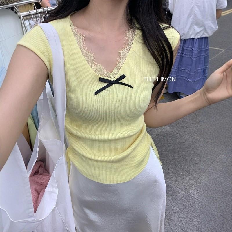 819 THE LIMON檸檬綠茶純慾溫柔蕾絲邊V領蝴蝶結褶皺修身針織衫女T恤-細節圖6