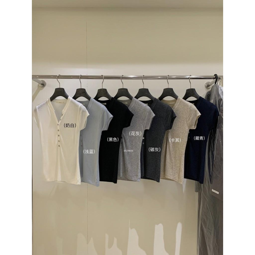 819 THE LIMON檸檬綠茶初鞦女時髦簡約風百搭顯瘦半排扣V領短袖針織衫-細節圖5