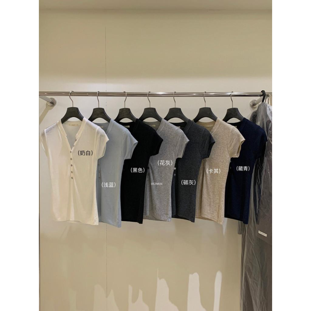 819 THE LIMON檸檬綠茶初鞦女時髦簡約風百搭顯瘦半排扣V領短袖針織衫-細節圖6