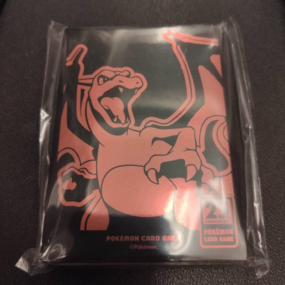 寶可夢 PTCG  收藏箱 25th 噴火龍  水箭龜 烈空 伊布 牌墊 卡墊 桌布 卡套 牌套 卡盒 牌盒-細節圖2