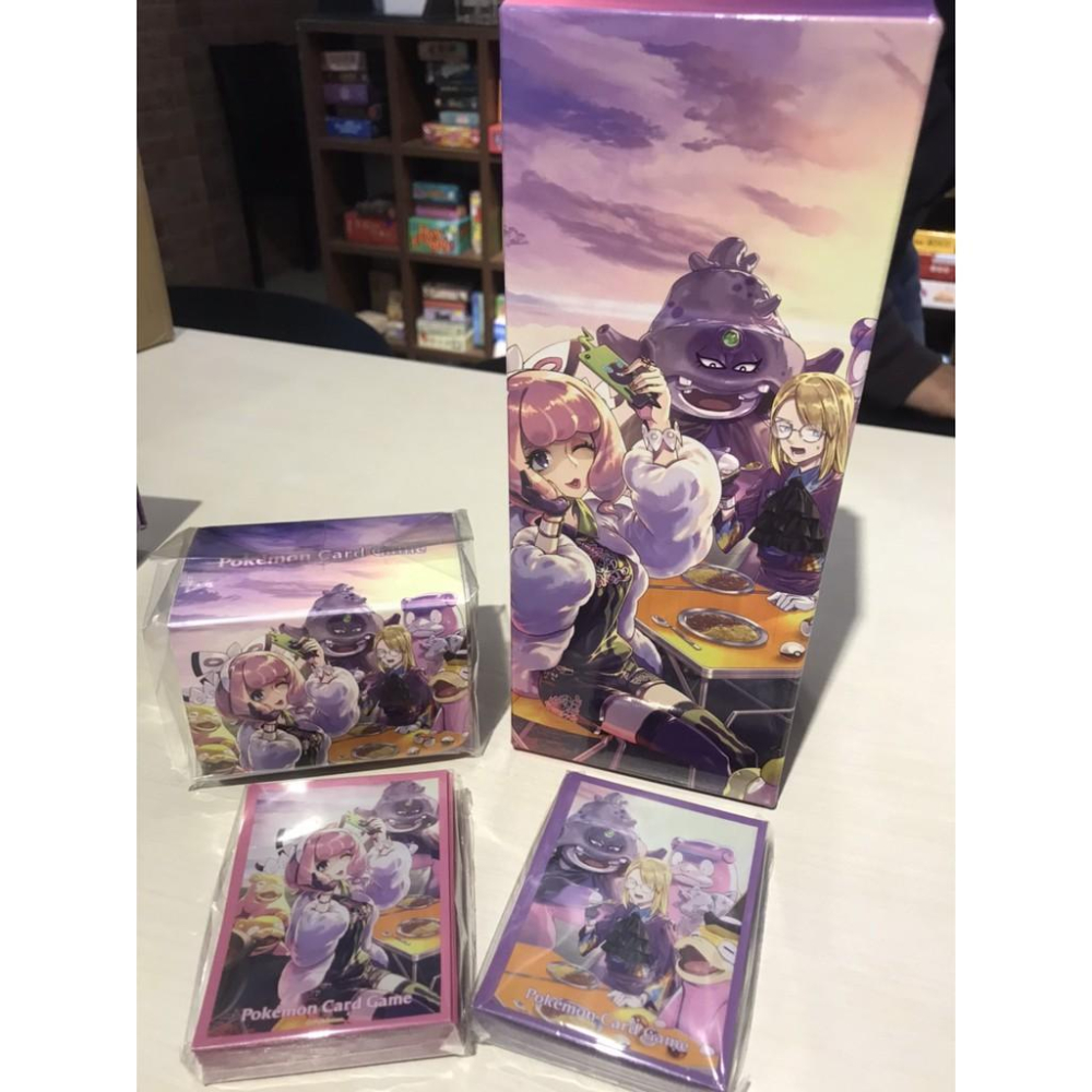 寶可夢 ptcg 克拉拉 禮盒 克拉拉 牌套 賽寶利 牌套 牌盒 卡盒  (不含卡包)-細節圖2