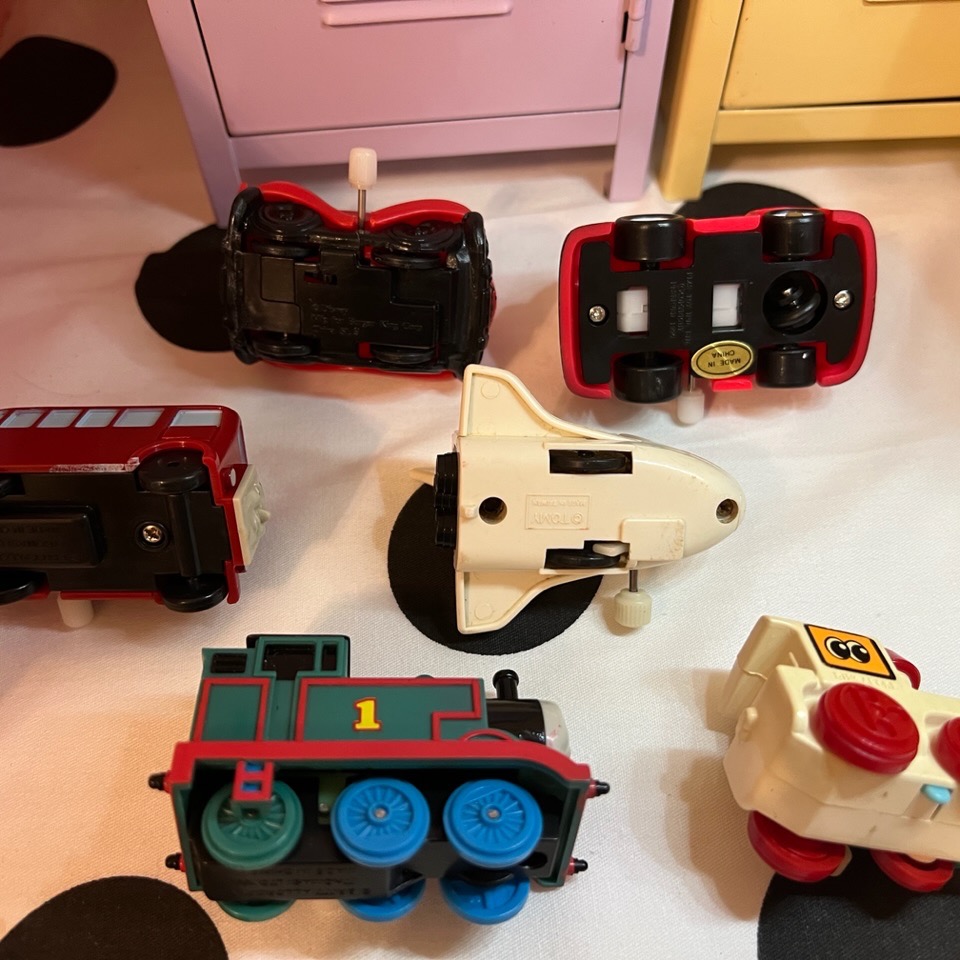 舊萌貨獵人-美國古董玩具-湯瑪士小火車-TOMY小車車-玩具車-迪士尼-雲梯車-各式玩具車-1993-1990-發條玩具-細節圖4