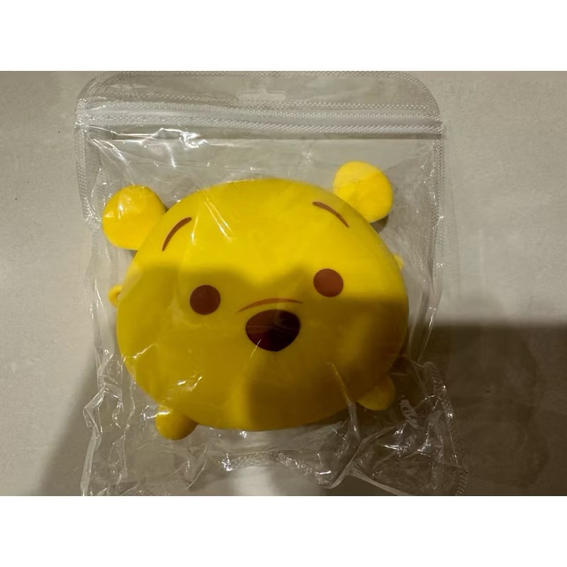 我最便宜! 迪士尼正版授權(有袋吊牌雷標) Q UNCLE 松松系列矽膠斜跨包附背帶 草莓熊/熊抱哥/小豬/蒂蒂/維尼-規格圖7