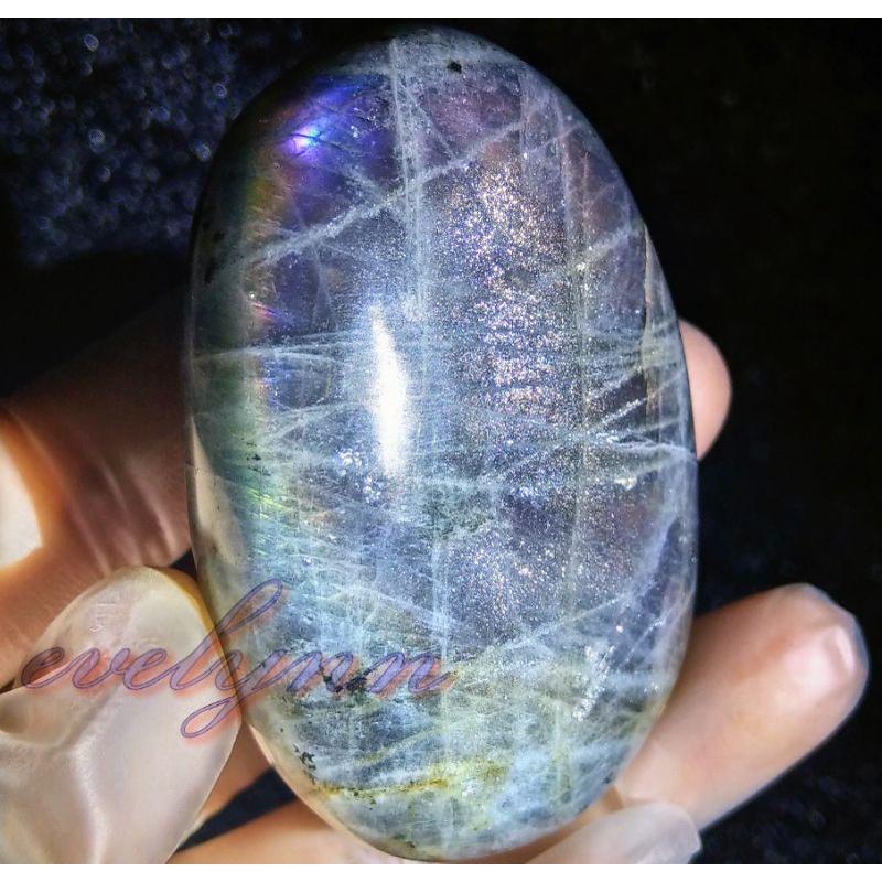 紫拉長石 紫拉長手把件 每一面多變色-細節圖3