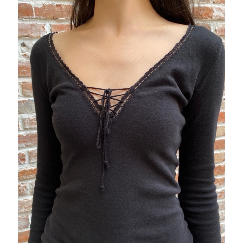 Tania V-Neck Lace Top-細節圖3