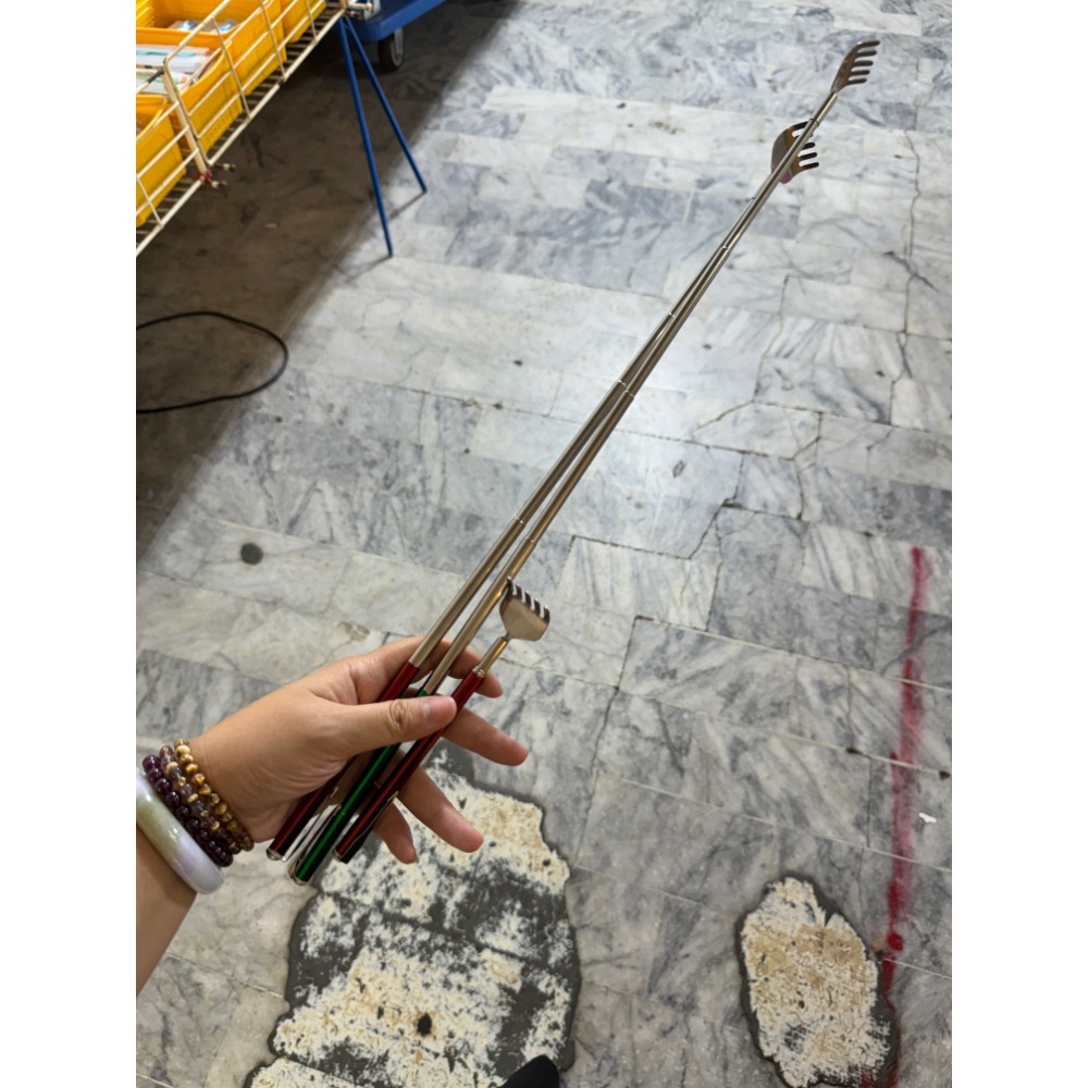 【十八啦🎲商城-台灣現貨】伸縮抓背器 不求人 伸縮不求人 抓癢棒 五齒不求人 抓癢神器 搔癢扒 抓癢扒 不鏽鋼抓背器-細節圖4