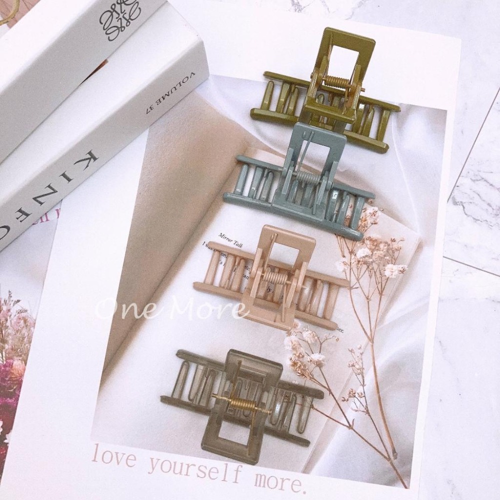 🐮One More🐮現貨快速出☑️優質塑料 果凍色 實色 方胖爪 6公分爪 抓夾 鯊魚夾 髮夾 髮飾 頭飾-細節圖3