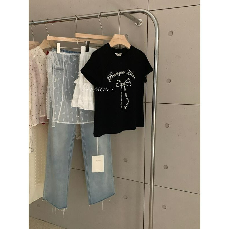 ☆現貨☆ʟᴇᴍᴏɴ sᴛᴜᴅɪᴏ韓系字母飄帶蝴蝶結印花棉T-細節圖6