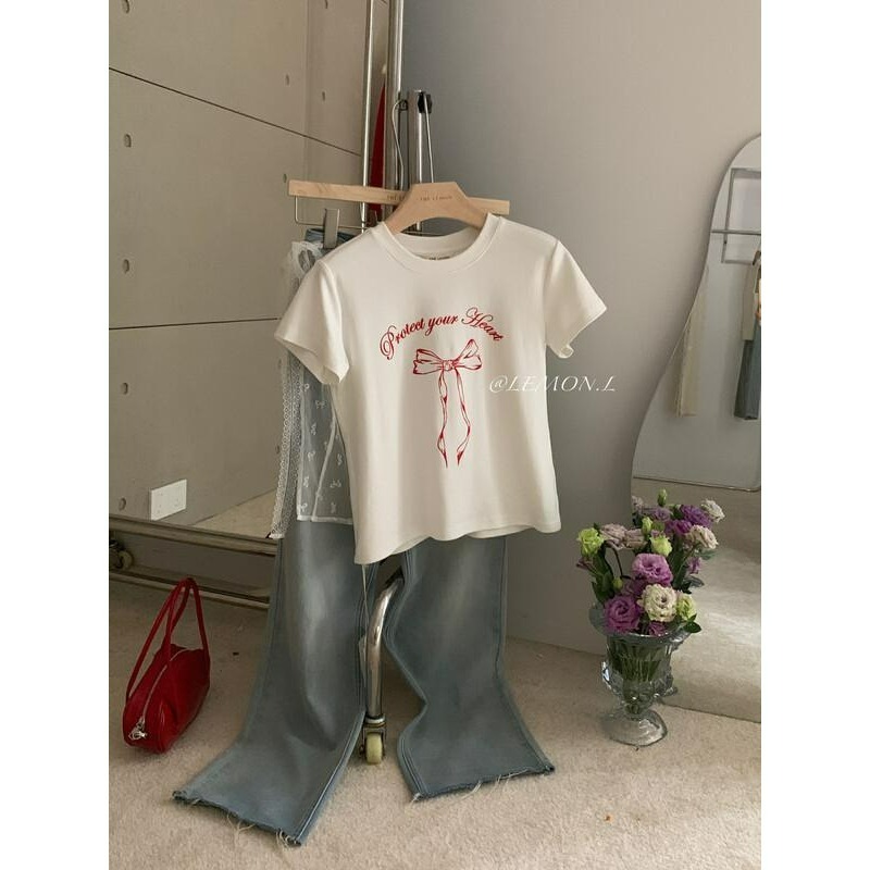 ☆現貨☆ʟᴇᴍᴏɴ sᴛᴜᴅɪᴏ韓系字母飄帶蝴蝶結印花棉T-細節圖7