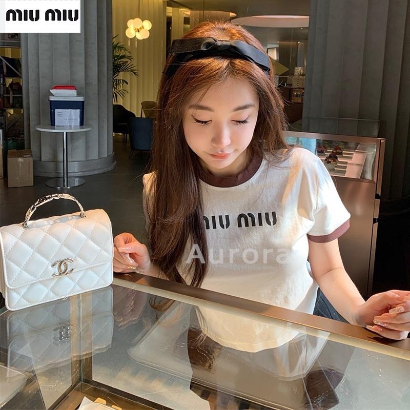 💕Aurora 美國代購💕 MiuMiu 新款 字母 印花 短袖T恤 女 設計感 小眾 短款 上衣-細節圖5
