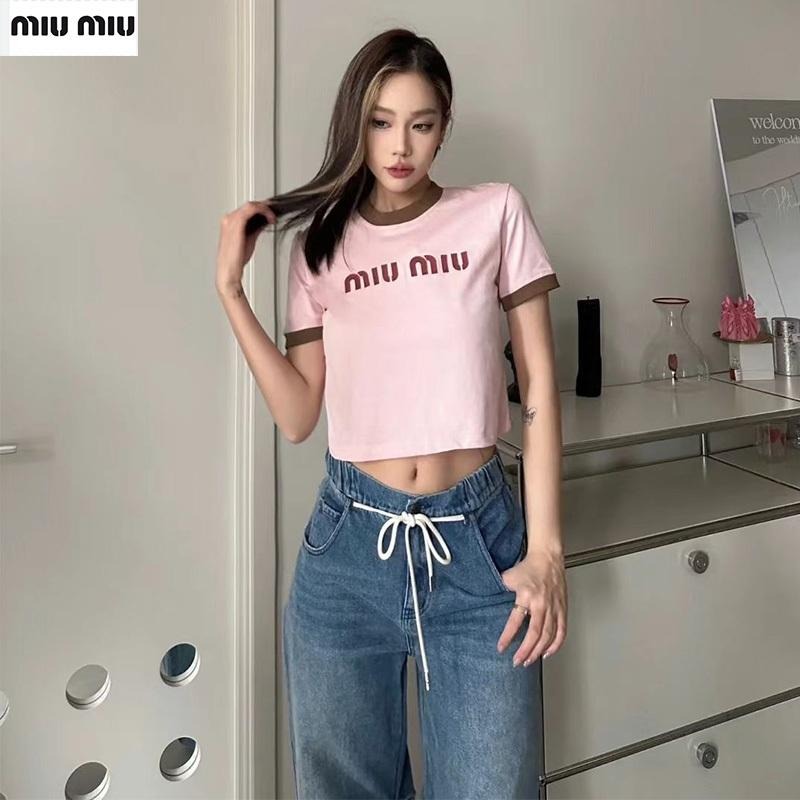 💕Aurora 美國代購💕MiuMiu 新款 百搭 貼布字母 休閒短款 短袖T恤衫 女上衣-細節圖5