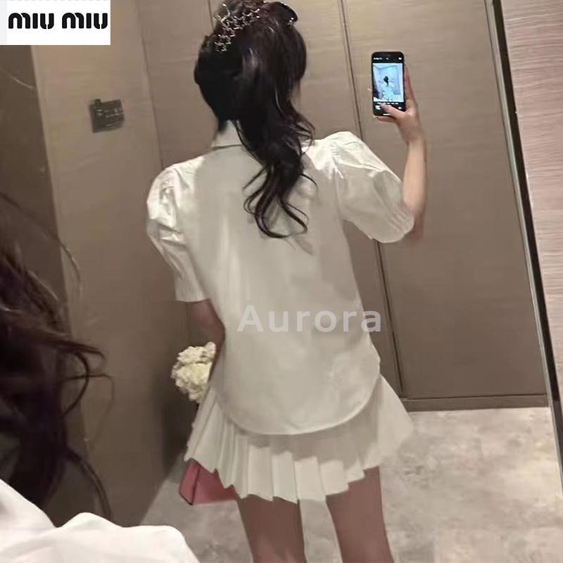 💕Aurora 美國代購💕 MiuMiu 燙鉆 字母 減齡 短袖 襯衫 女 休閒 絲帶裝飾 上衣-細節圖6