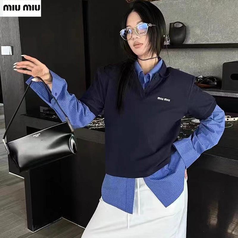 💕Aurora 美國代購💕MiuMiu 小眾設計感 新款 純色字母 翻領 羊毛針織短袖Polo衫 女上衣-細節圖8