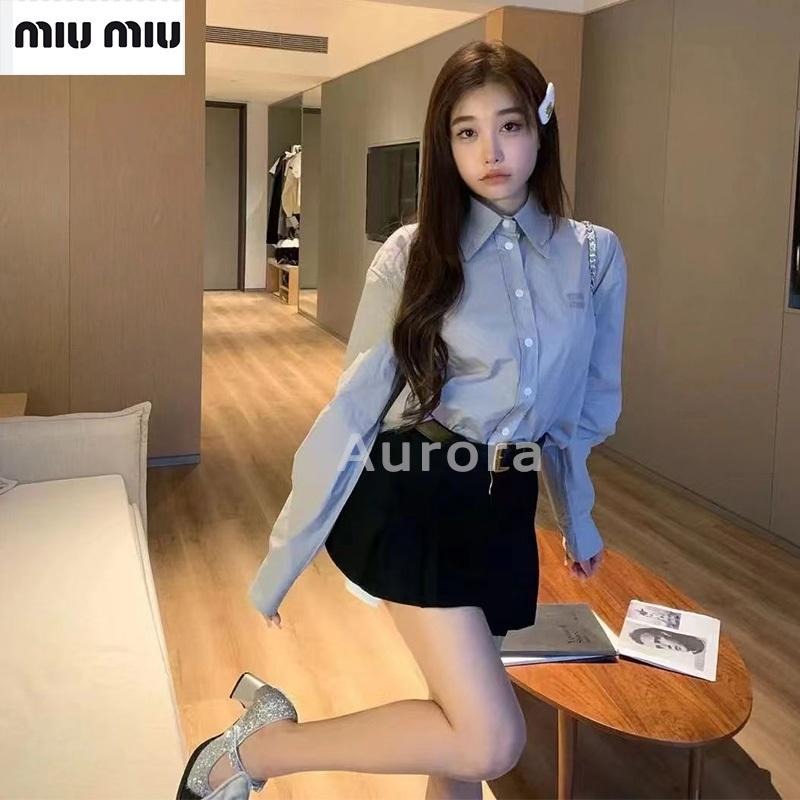 💕Aurora 美國代購💕 MiuMiu 經典 刺綉 字母 翻領襯衫 小清新設計感 長袖 短款 襯衣-細節圖2