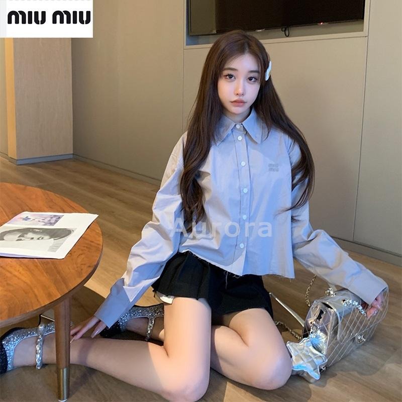 💕Aurora 美國代購💕 MiuMiu 經典 刺綉 字母 翻領襯衫 小清新設計感 長袖 短款 襯衣-細節圖3