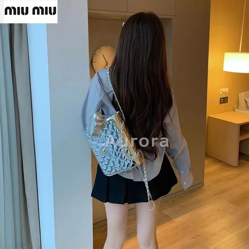 💕Aurora 美國代購💕 MiuMiu 經典 刺綉 字母 翻領襯衫 小清新設計感 長袖 短款 襯衣-細節圖6