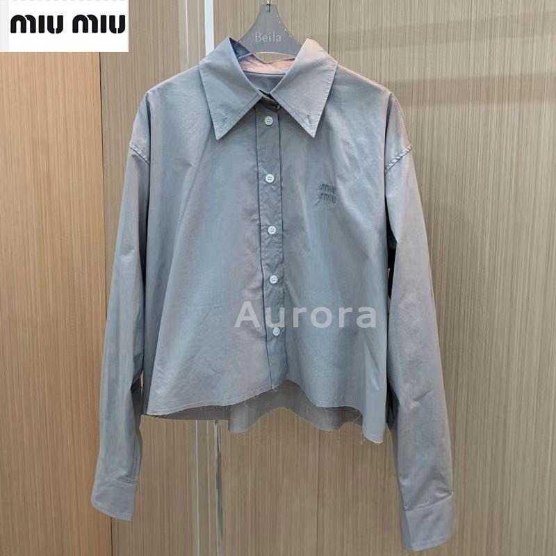 💕Aurora 美國代購💕 MiuMiu 經典 刺綉 字母 翻領襯衫 小清新設計感 長袖 短款 襯衣-細節圖7