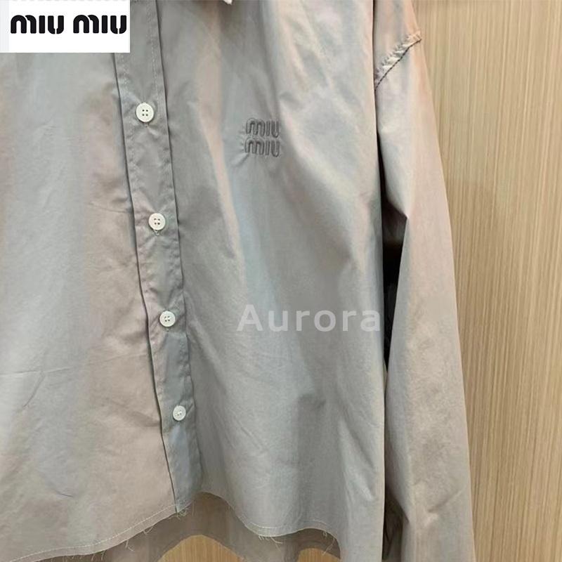 💕Aurora 美國代購💕 MiuMiu 經典 刺綉 字母 翻領襯衫 小清新設計感 長袖 短款 襯衣-細節圖9