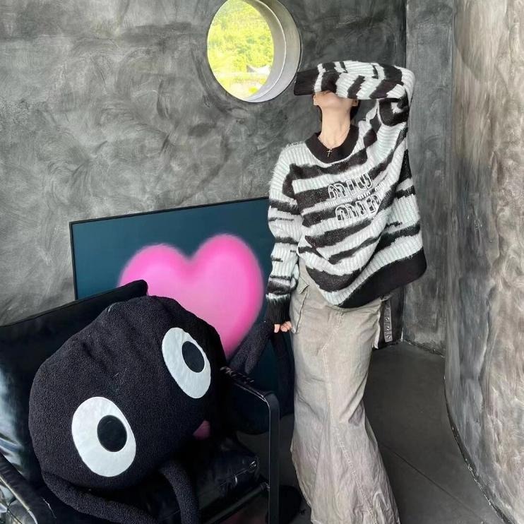 Aurora 購物分享💕 MiuMiu 馬海毛條紋毛衣 針織衫 斑馬紋 圓領套頭 男女同款毛衣-細節圖9