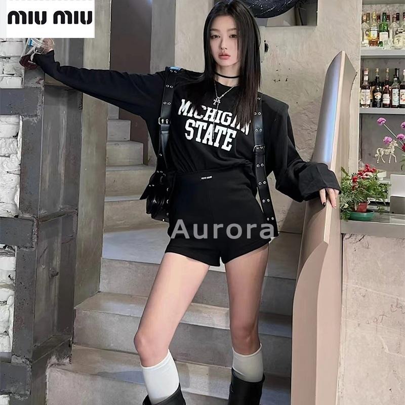 💕Aurora 美國代購💕MiuMiu 高腰 修身 顯瘦 時尚百搭 休閑短褲-細節圖7