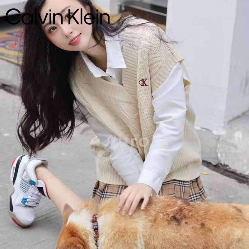💕Aurora 美國代購💕 Calvin Klein 刺繡 v領 寬松 甜美 百搭 背心 針織 毛衣-細節圖2