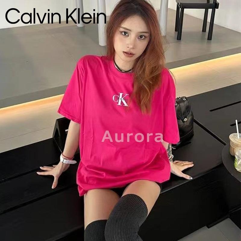 💕Aurora 美國代購💕 Calvin Klein 字母 印花 短袖 T恤 寬鬆 中長款 百搭 上衣-細節圖2