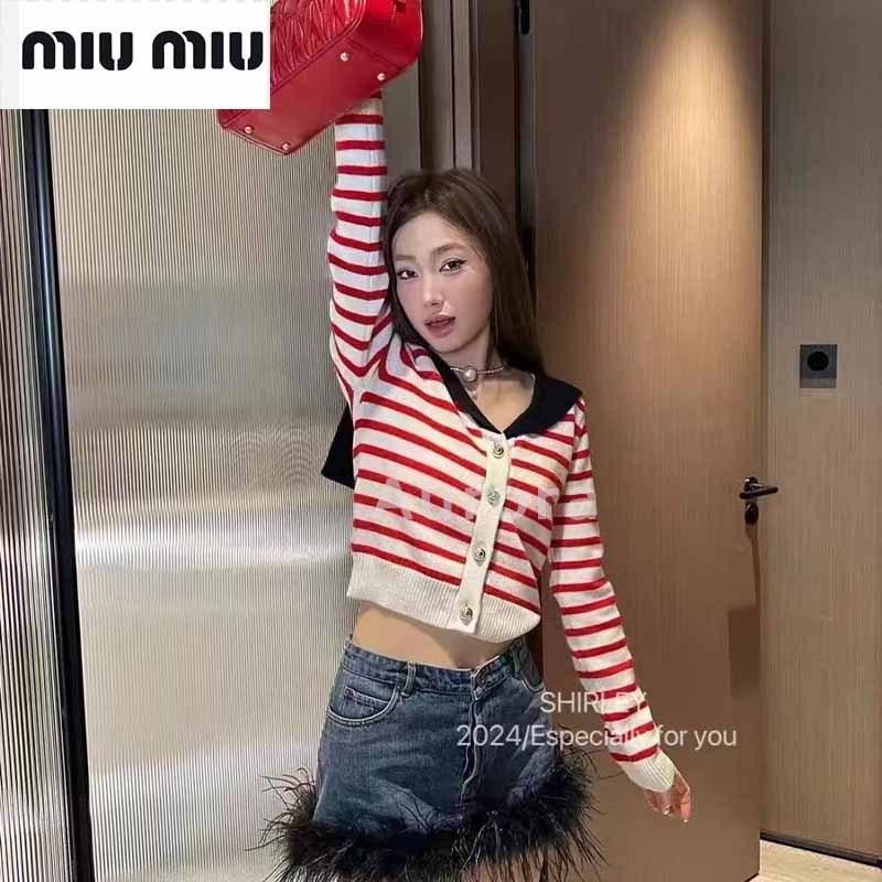 💕Aurora 美國代購💕MIU MIU 新款 法式 復古 條紋 軍領 針織 開衫女 百搭 上衣 學院甜辣少女系-細節圖9