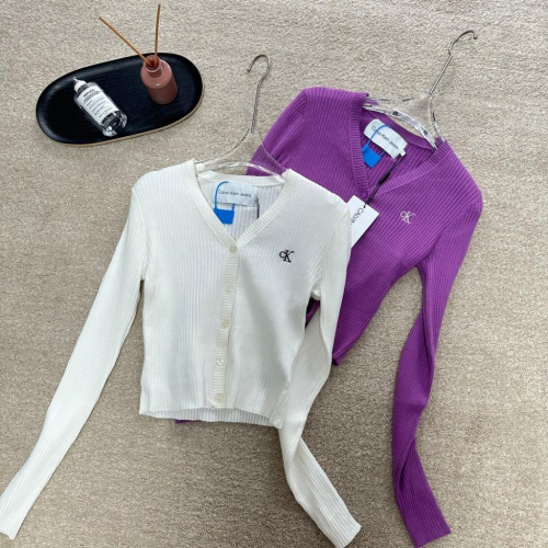 Aurora 購物分享💕Calvin Klein CK Jeans新款V領刺繡LOGO單排扣針織開衫毛衣外套