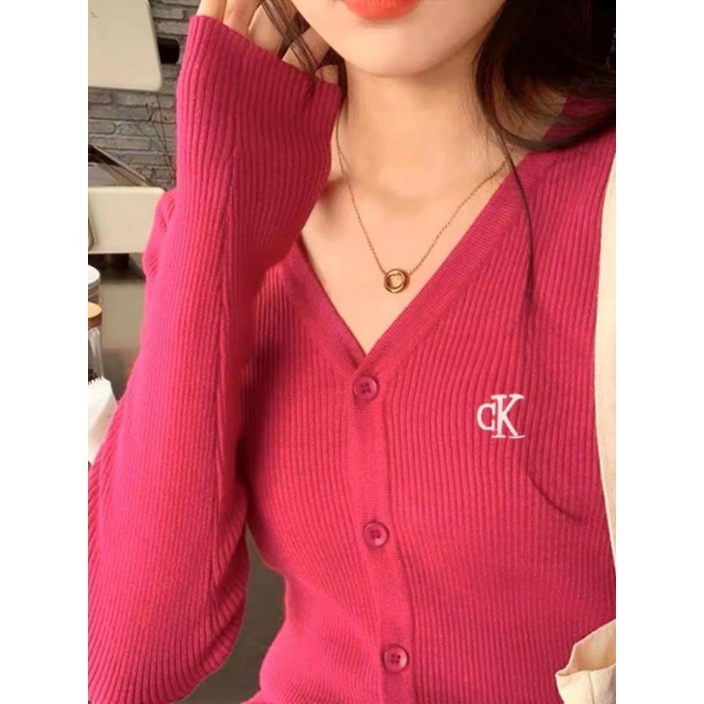 Aurora 購物分享💕Calvin Klein CK Jeans新款V領刺繡LOGO單排扣針織開衫毛衣外套-細節圖6