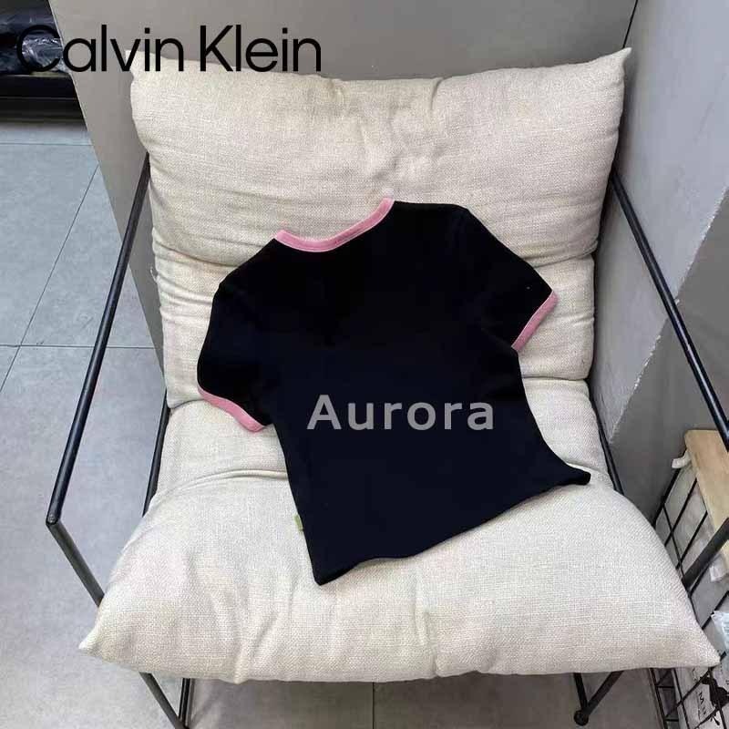 💕Aurora 美國代購💕 Calvin Klein 夏季 新款 卡通字母 印花黑粉撞色 短款 修身 短袖 T恤-細節圖7