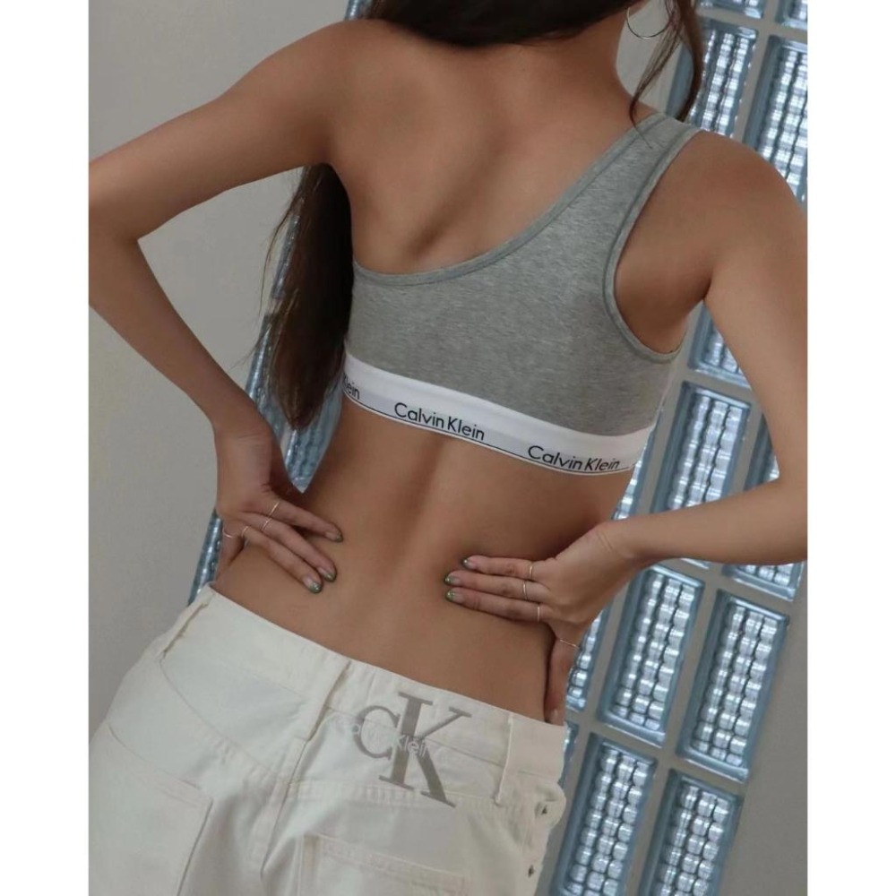 Aurora 購物分享💕 Calvin Klein CK單肩運動背心內衣 可拆式襯墊 單肩內衣-細節圖6